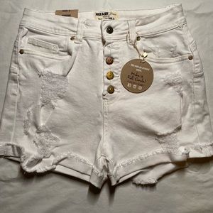 Kohls white ripped jean shorts size 5